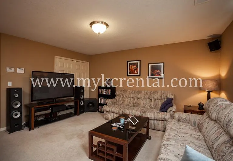 4228 Mission Rd — Photo 4