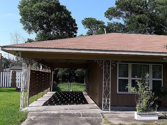 4th image of 216 Mayhaw Dr