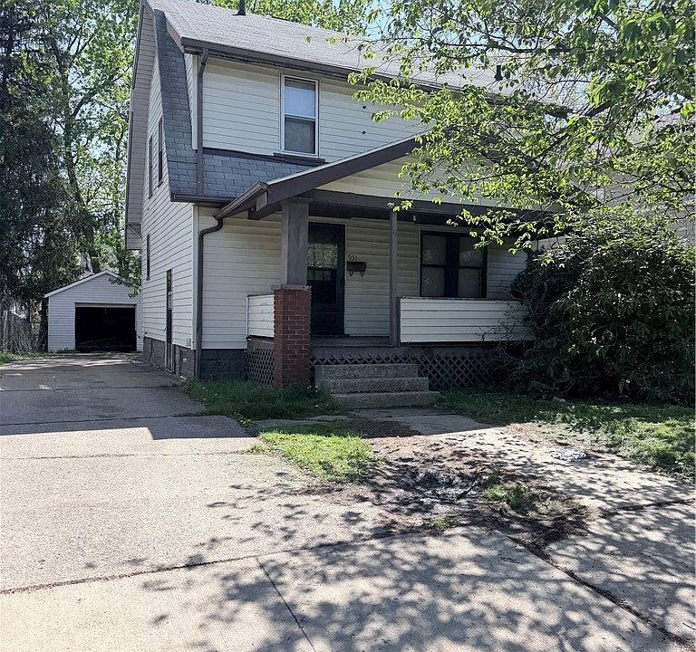 1st image of 951 Ada St