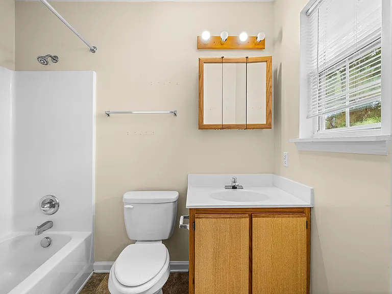 116 Live Oak Ct — Photo 3