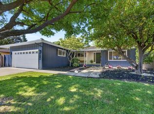 6778 Park Riviera Way, Sacramento, CA 95831