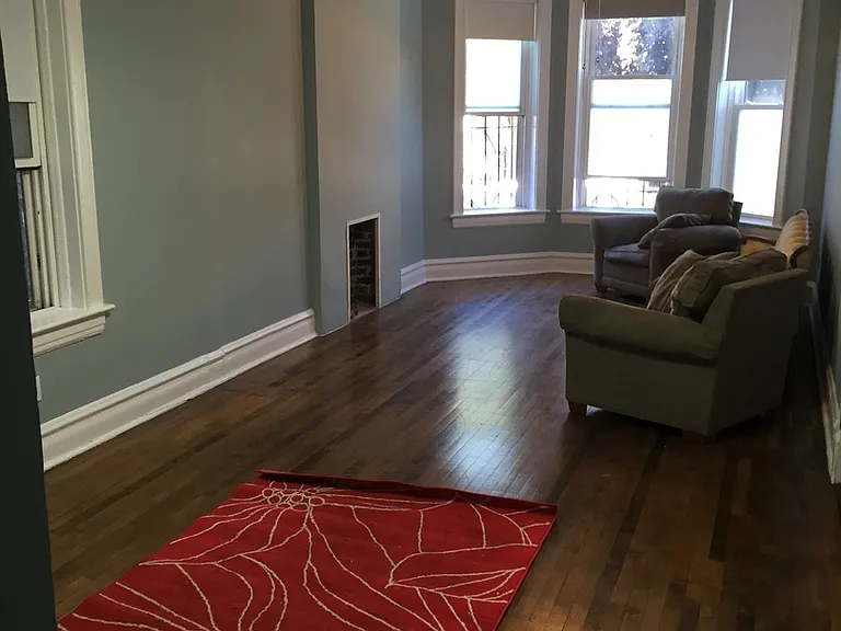 1037 S Racine Ave #1F — Photo 2