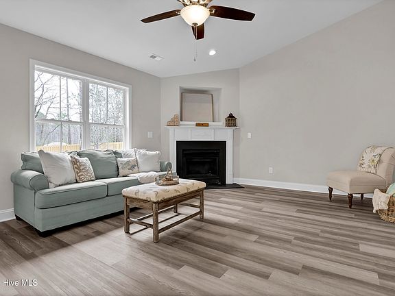 5th image of 133 S Palm Drive