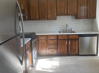 91 Valentine Ave #B, Glen Cove, NY 11542