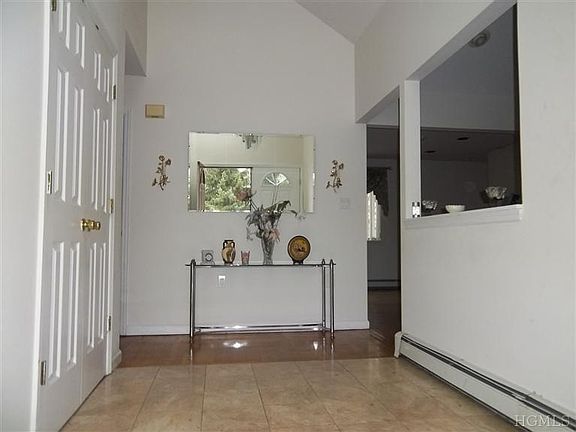 5th image of 202 Briarwood Dr