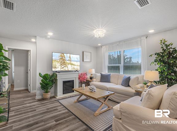4th image of 22524 Aleutian Ave
