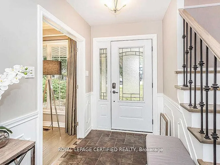 1466 Seagram Ave — Photo 2