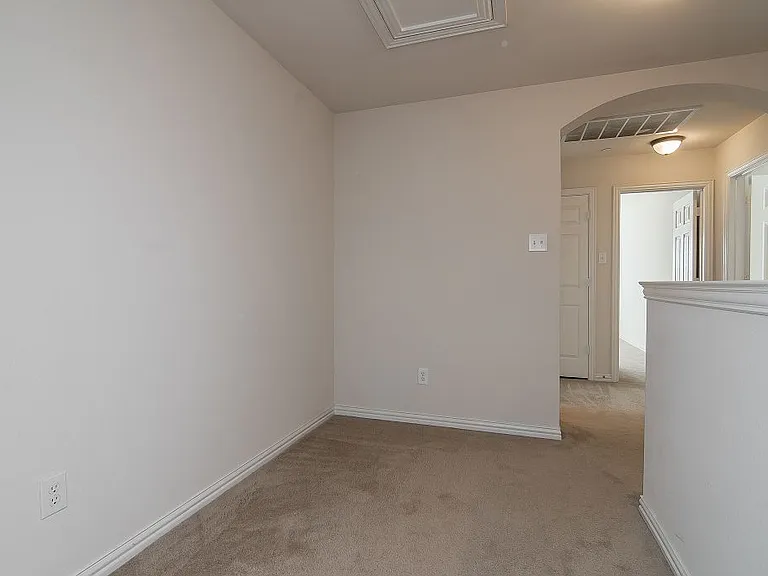 8740 Bigelow Dr — Photo 13
