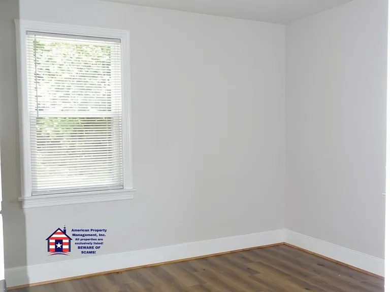 1007 Evergreen Ave #B — Photo 6