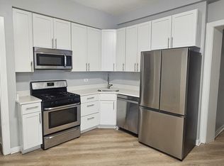 3966 W Grand Ave #2R, Chicago, IL 60651