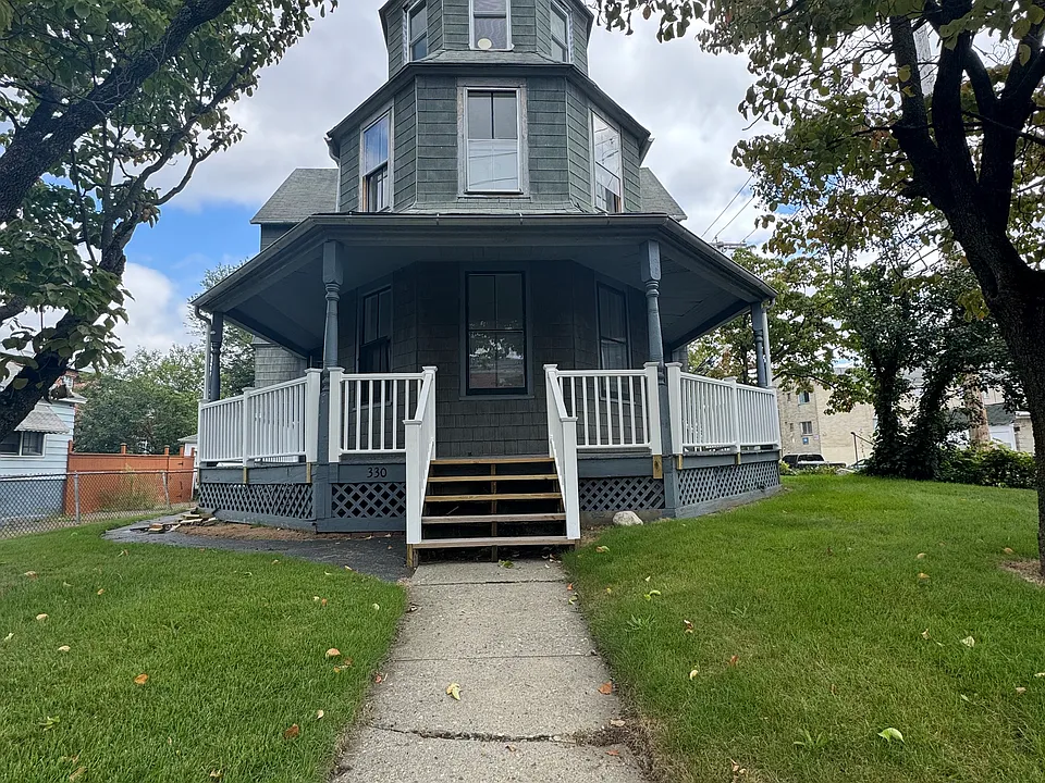 355 Palisade Ave #2B