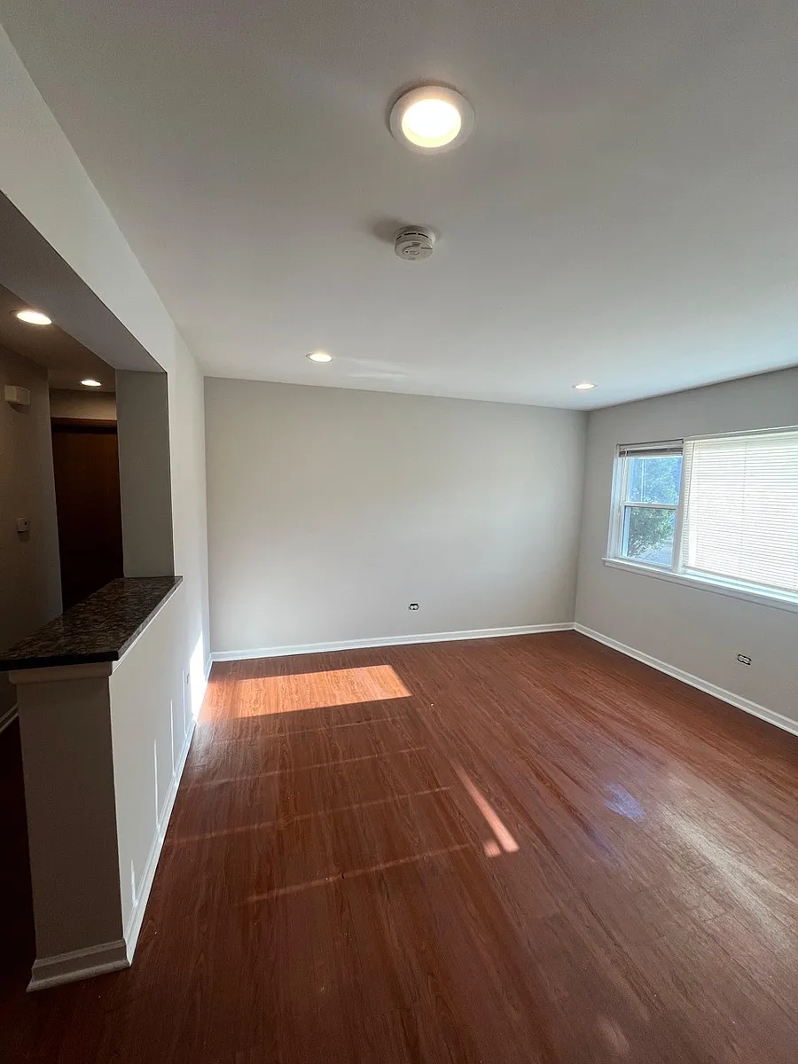 Building Photo - 2435 S Central Ave #7