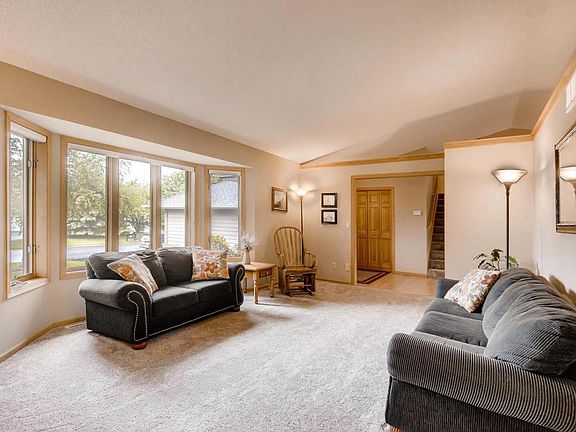 4th image of 2501 Windsor Ln