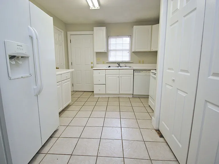 1141 Virginia St — Photo 11