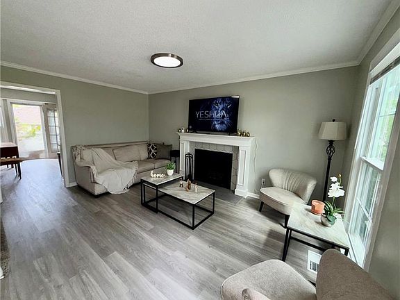4th image of 1108-1110 SE 8th St