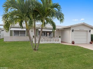 2390 SW 10th Ave, Boynton Beach, FL 33426