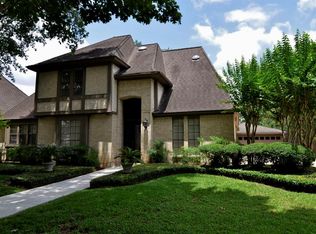 3019 Coachlight Ln, Sugar Land, TX 77479