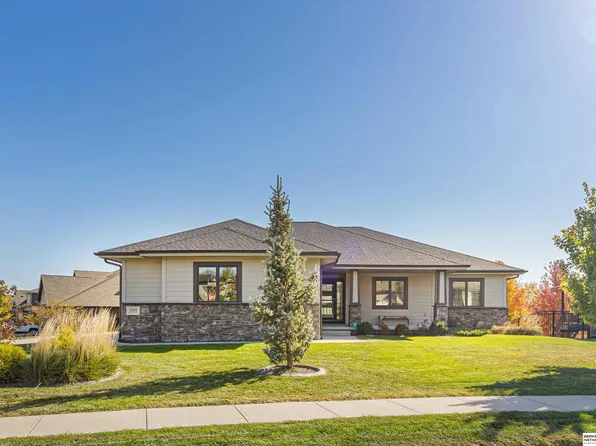 17103 Bondesson St, Bennington, NE 68007