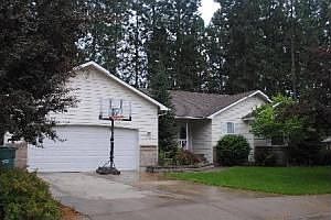 1st image of 415 S Greenbriar Ct