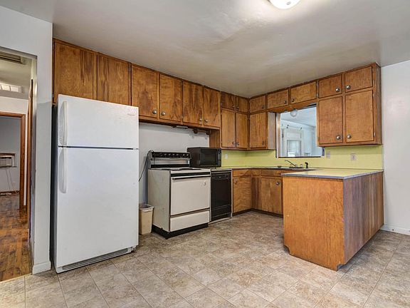 4th image of 112 W Olive St