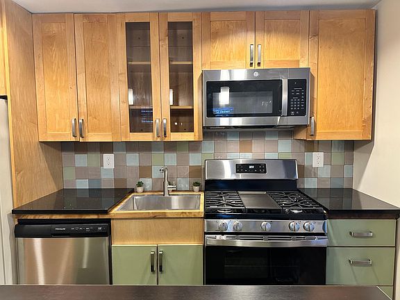 3rd image of 339 Pacific Ave #2B