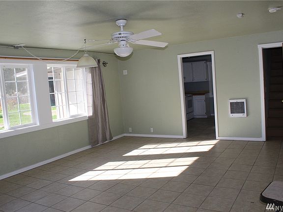 4th image of 620 N Gale Pl