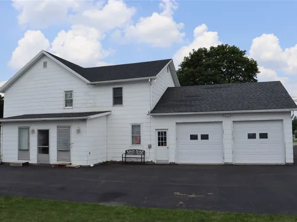 8412 E Main Rd, Le Roy, NY 14482