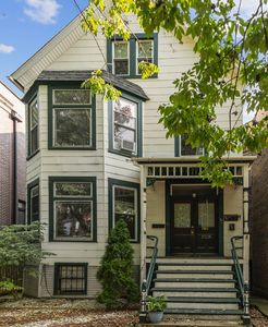 1913 W Cuyler Ave, Chicago, IL, 60613