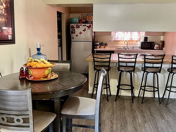 5th image of 1062 Siesta Ln