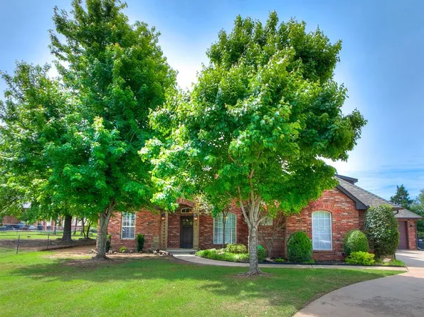 2130 Verona Cir, Edmond, OK 73034