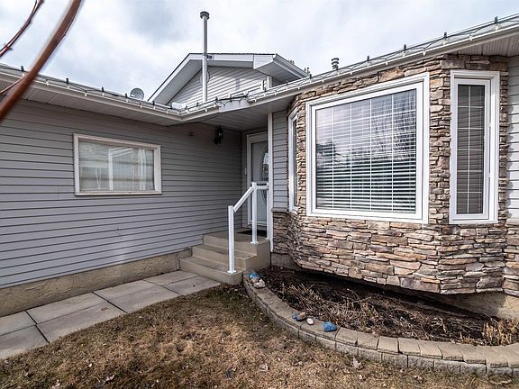 3rd image of 18 Mathias Ave