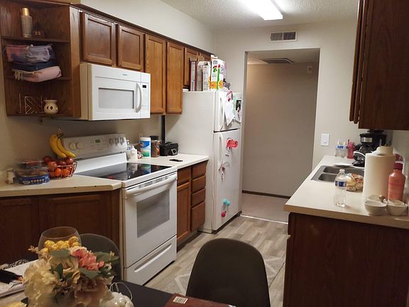 4th image of 17610 14th Ave N #1