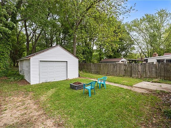 5th image of 57 Phelps Cir
