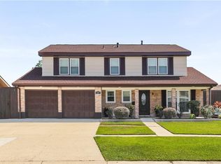 824 Ginette Dr, Gretna, LA 70056
