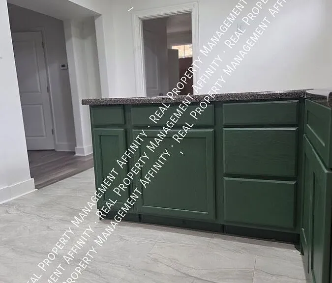 453 E Dison Ave — Photo 6