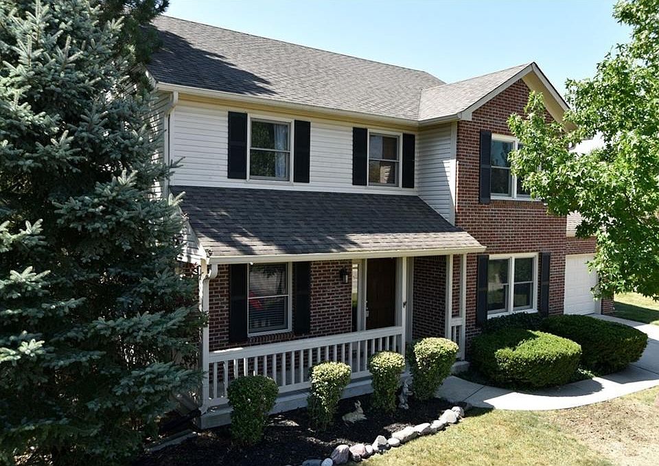 Great curb appeal on cul-de-sac lot!