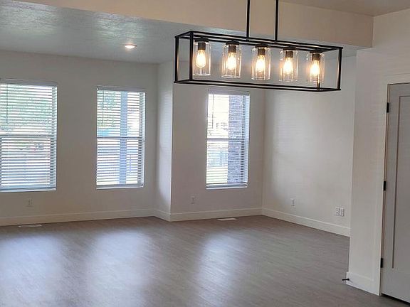 5th image of 1878 W Golden Pond Way