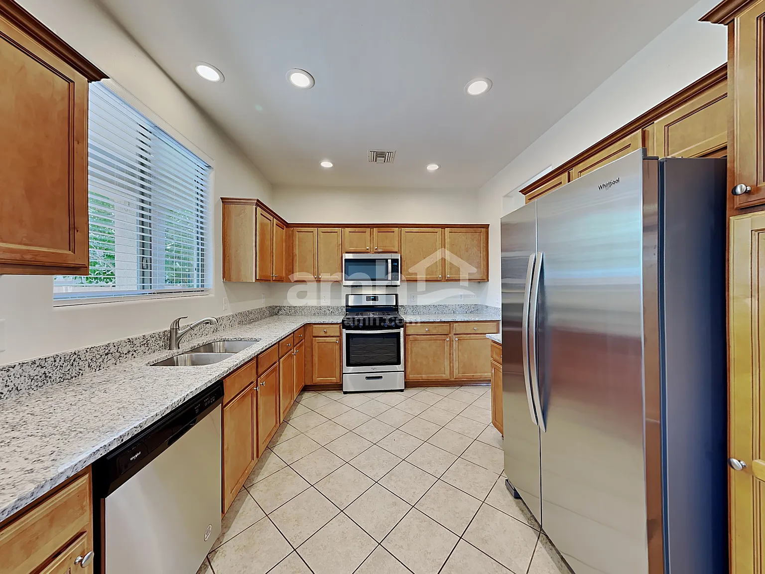 5 bed, 3.5 bath, 2380 sqft, $2,220 — Photo 3
