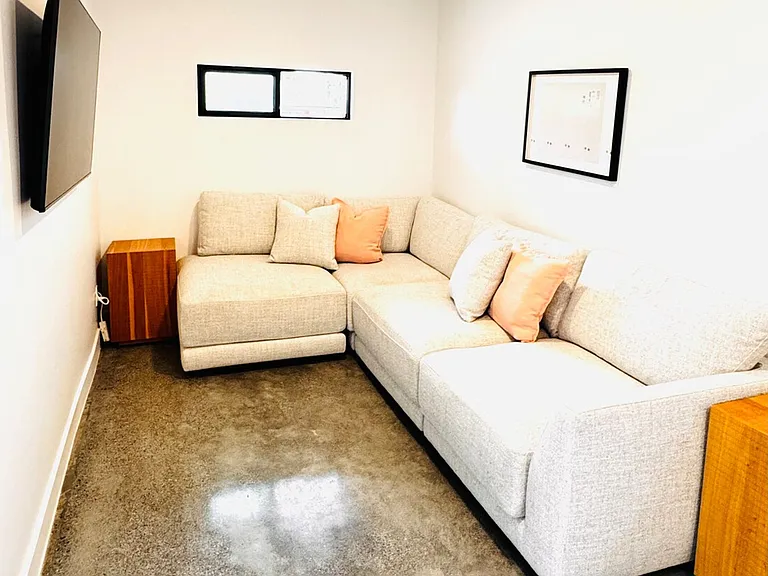 Building's Lounge