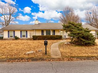 3811 Mockingbird Ln, Rogers, AR 72756