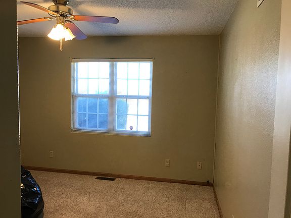 2nd image of 2470 Lilac Dr