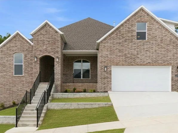 2823 N Grey Squirrel Dr, Fayetteville, AR 72704