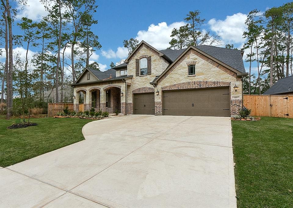 1st image of 723 Majestic Shores Ln