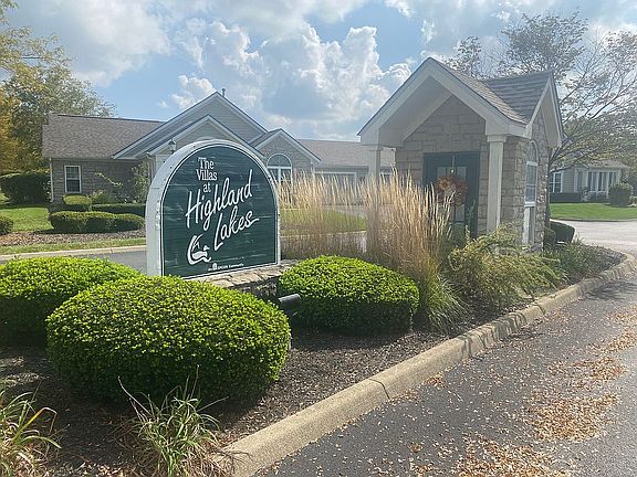 3rd image of 6417 Pinehurst Pointe