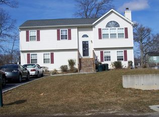 61 Lombardy Dr, Shirley, NY 11967