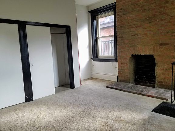 4th image of 366 S Negley Ave APT 1
