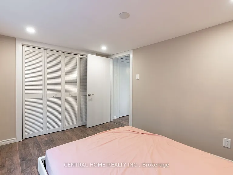 651 16th Ave — Photo 12
