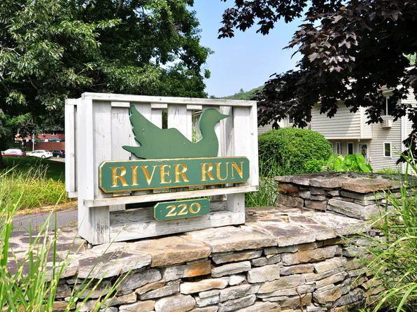 220 Main Street APT 6B, New Hartford, CT 06057