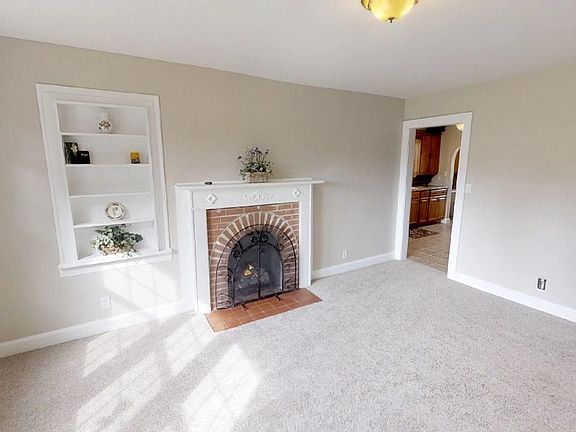 4th image of 502 W Pinkney St
