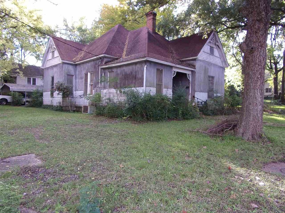 1st image of 806 E Burleson St